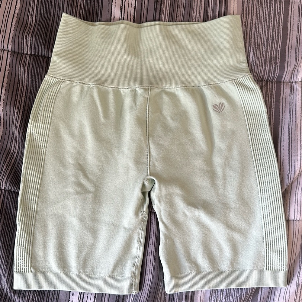 Forever 21 active biker shorts